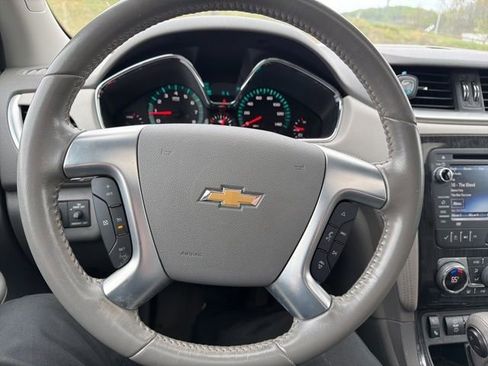 Used 2017 Chevrolet Traverse LT w/ Traveler's Package AWD/4WD image 25
