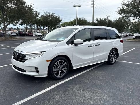 Certified 2024 Honda Odyssey Touring image 8