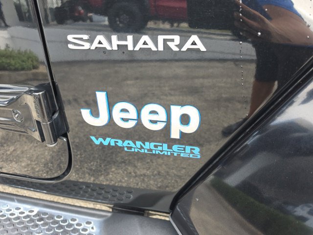 Used 2021 Jeep Wrangler Unlimited Sahara AWD/4WD image 11
