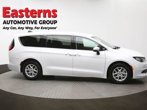 Used 2023 Chrysler Voyager LX image 46