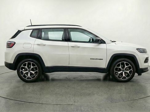 Used 2025 Jeep Compass Limited AWD/4WD image 11
