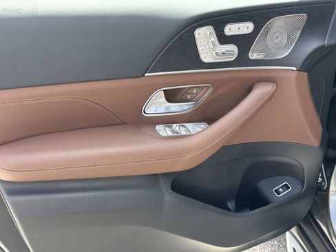 New 2026 Mercedes-Benz GLS 450 4MATIC image 11