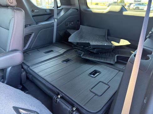 Used 2024 GMC Yukon Denali w/ Advanced Technology Package image 20