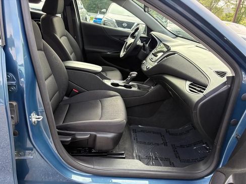 Used 2025 Chevrolet Malibu LT FWD image 18