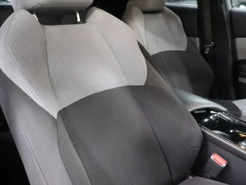 Used 2019 Toyota C-HR XLE image 24