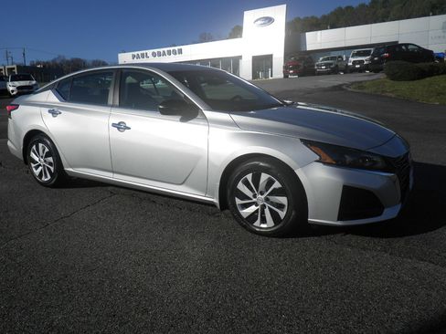 Used 2024 Nissan Altima 2.5 S image 7