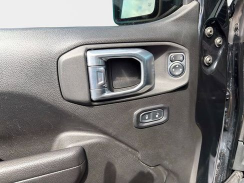 Used 2022 Jeep Wrangler Unlimited Rubicon image 18