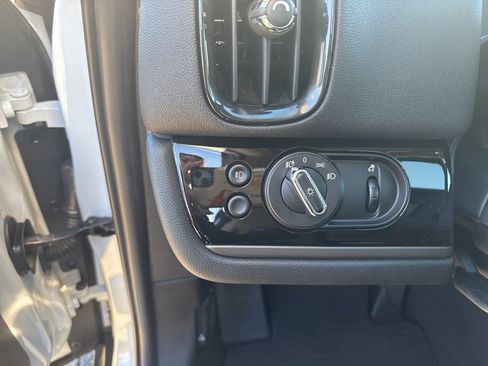 Used 2019 MINI Cooper Countryman w/ Premium Package image 45