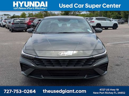 Used 2025 Hyundai Elantra Sport FWD image 8