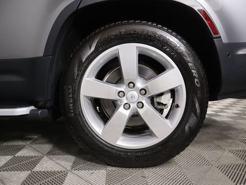 Used 2024 Land Rover Defender 130 S image 32