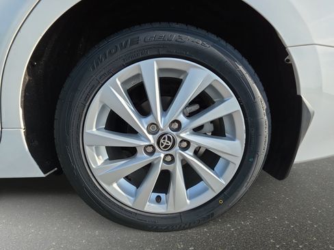 Used 2024 Toyota Camry LE FWD image 33