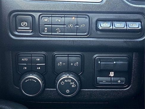 Used 2021 Chevrolet Tahoe Premier w/ Premium Package image 22