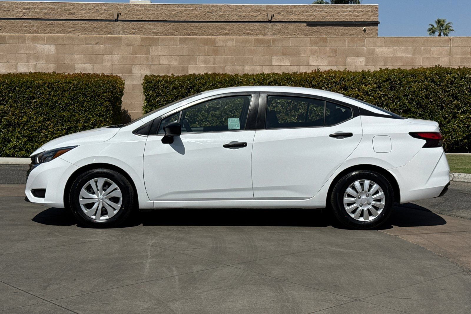 Used 2025 Nissan Versa S FWD image 7
