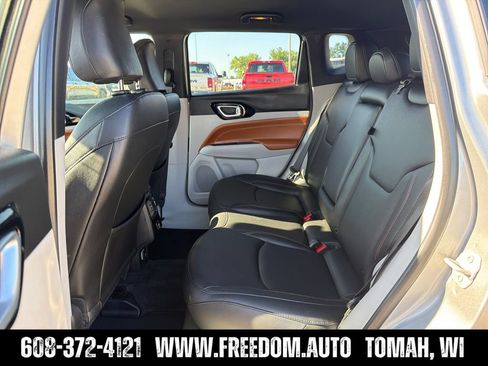 Used 2024 Jeep Compass Limited AWD/4WD image 23