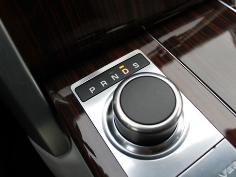 Used 2015 Land Rover Range Rover Supercharged image 11