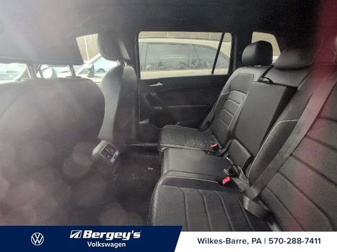 Certified 2024 Volkswagen Tiguan SEL R-Line AWD/4WD image 9