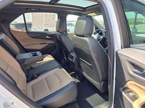Used 2022 Chevrolet Equinox Premier AWD/4WD image 14