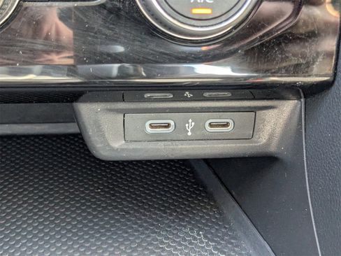 Used 2024 Volkswagen Jetta SE image 22