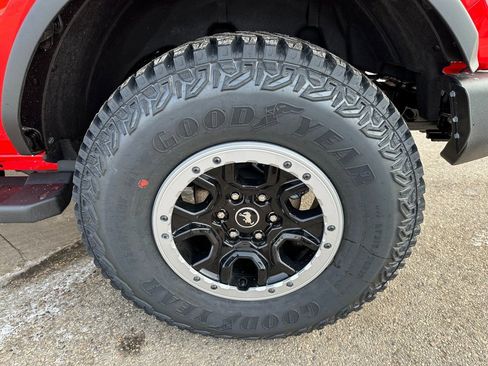 New 2024 Ford Bronco Outer Banks w/ Sasquatch Package image 7