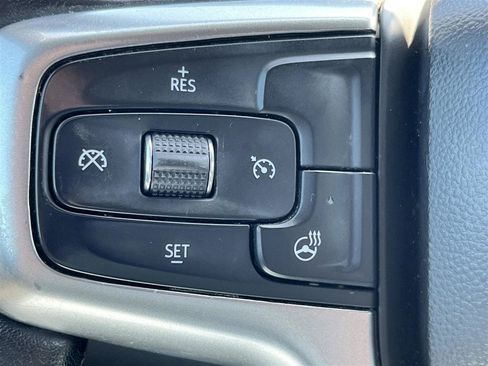 Used 2022 Chevrolet Silverado 1500 LT AWD/4WD image 23