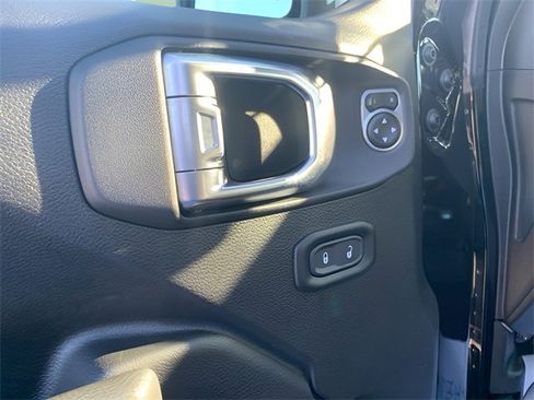 Used 2023 Jeep Gladiator Sport image 34