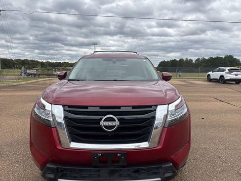 Used 2023 Nissan Pathfinder SL w/ SL Premium Package image 6