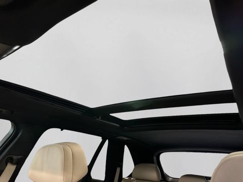 Used 2017 BMW X5 xDrive50i AWD/4WD image 36