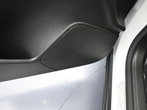 Used 2022 Cadillac XT4 Premium Luxury w/ Enhanced Visibility Package image 15