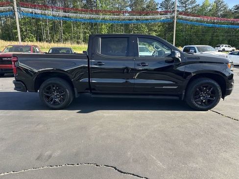 Certified 2025 Chevrolet Silverado 1500 High Country w/ Midnight Edition AWD/4WD image 9