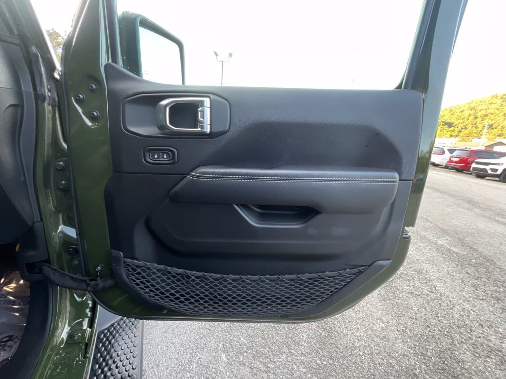 Used 2023 Jeep Wrangler Unlimited Sahara w/ Cold Weather Group AWD/4WD image 22