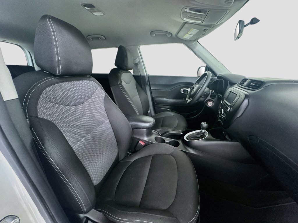 Used 2017 Kia Soul + FWD image 23