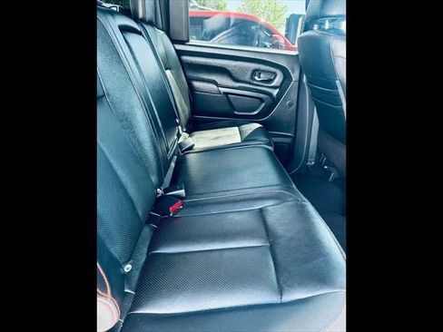Used 2021 Nissan Titan PRO-4X w/ Pro-4x Convenience Package AWD/4WD image 10
