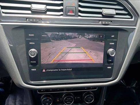 Used 2020 Volkswagen Tiguan SE w/ Panoramic Sunroof Package FWD image 23