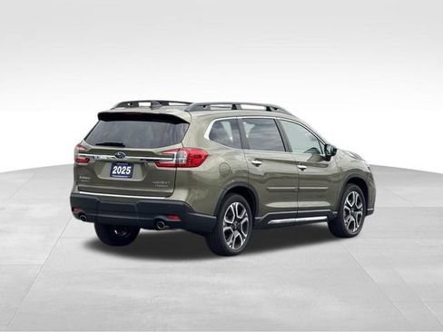 Used 2025 Subaru Ascent Touring AWD/4WD image 4