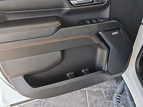 Used 2024 GMC Sierra 2500 AT4 image 26