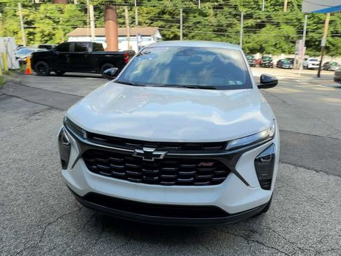 Certified 2024 Chevrolet Trax RS w/ Driver Confidence Package FWD image 3