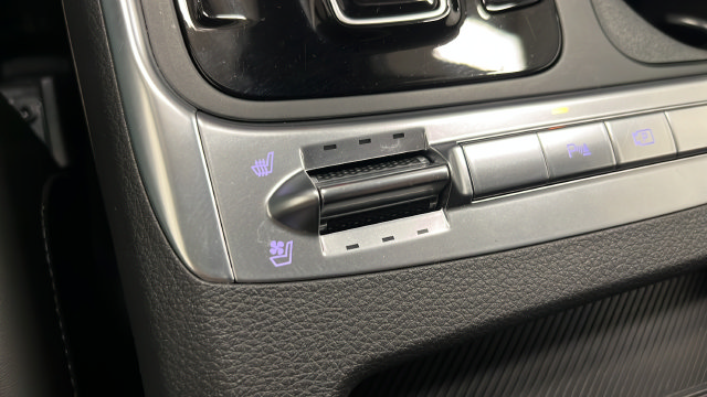 Used 2026 Kia Carnival SX FWD image 32