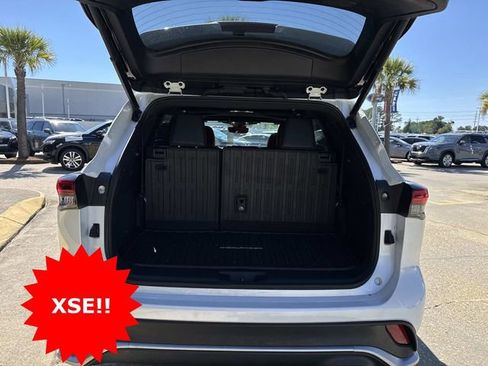 Used 2023 Toyota Highlander XSE image 6