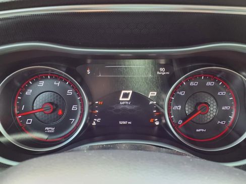 Used 2017 Dodge Charger SXT image 28