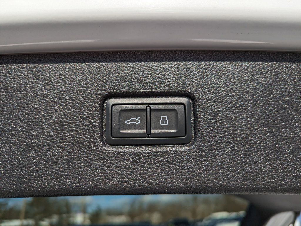 Used 2025 Audi Q7 3.0T Premium Plus AWD/4WD image 49