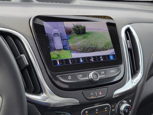 Used 2023 Chevrolet Equinox Premier image 20