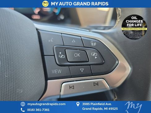 Used 2025 Volkswagen Atlas SE AWD/4WD image 16