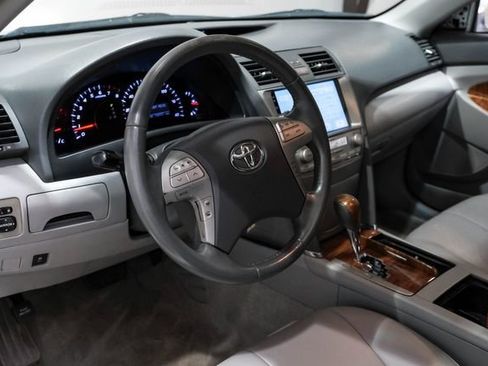 Used 2010 Toyota Camry XLE FWD image 3