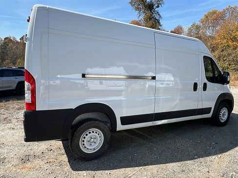 Used 2025 RAM ProMaster 2500 w/ Storage Group image 8