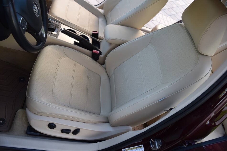 Used 2014 Volkswagen Passat TDI SE FWD image 37