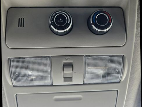 Used 2017 Nissan NV 3500 SL image 25