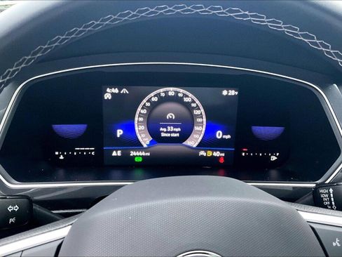 Used 2022 Volkswagen Tiguan SE image 8