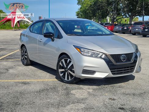 Used 2022 Nissan Versa SR w/ Trunk Package FWD image 1