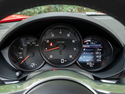 Used 2025 Porsche 718 Cayman image 16