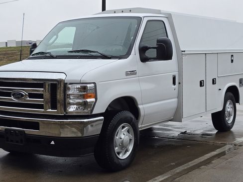 New 2025 Ford E-350 and Econoline 350 Super Duty w/ Power Equipment Group image 3
